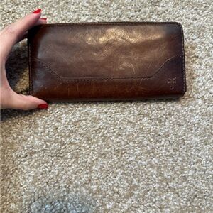 Frye wallet